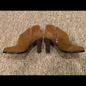 Woman’s brown heals